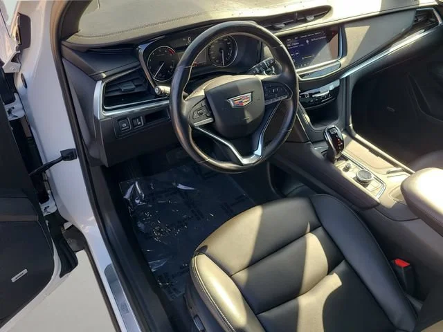 Used 2023 CRYSTAL WHITE TRICOAT Cadillac FWD Luxury image 26