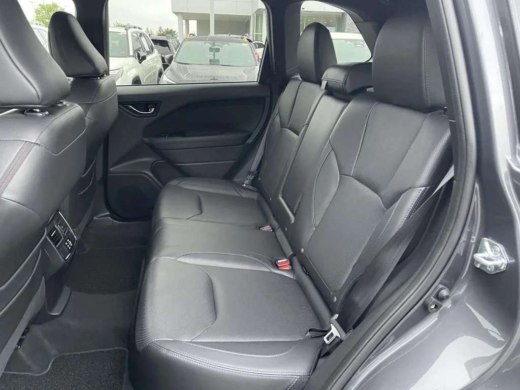 Used 2025 Magnetite Gray Metallic Subaru Limited image 3