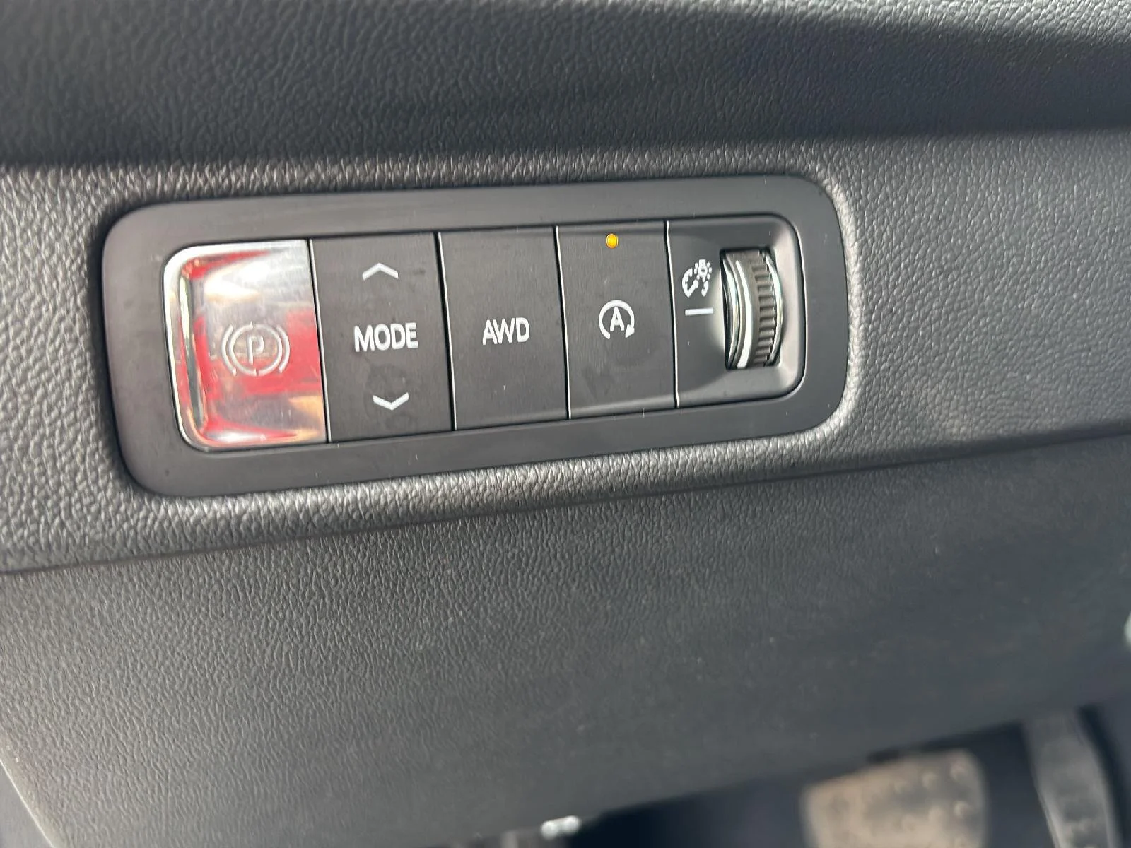 Used 2024 Summit White Chevrolet Z71 image 19