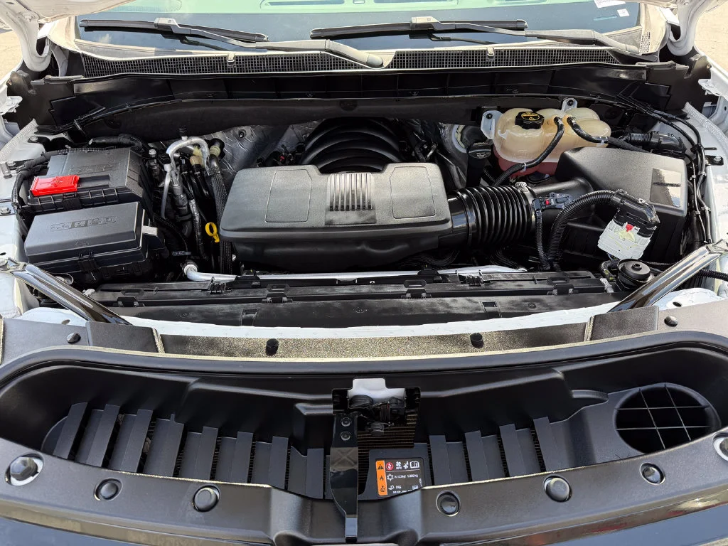 Used 2024 Summit White Chevrolet LT image 15