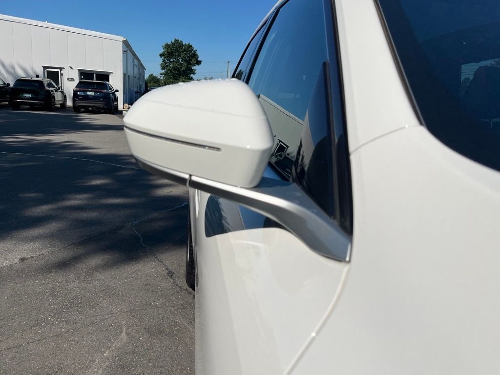 Used 2026 Alpine White BMW 30 xDrive image 30