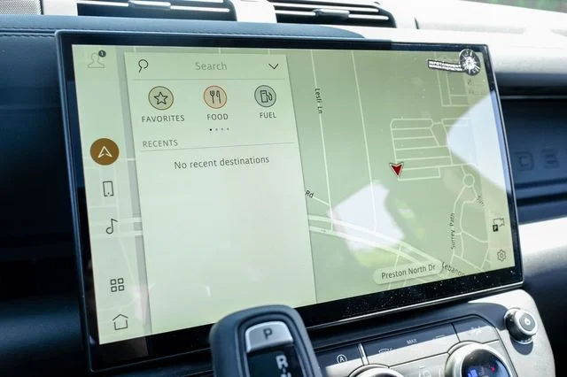 New 2026 Santorini Black Land Rover X-Dynamic SE image 27