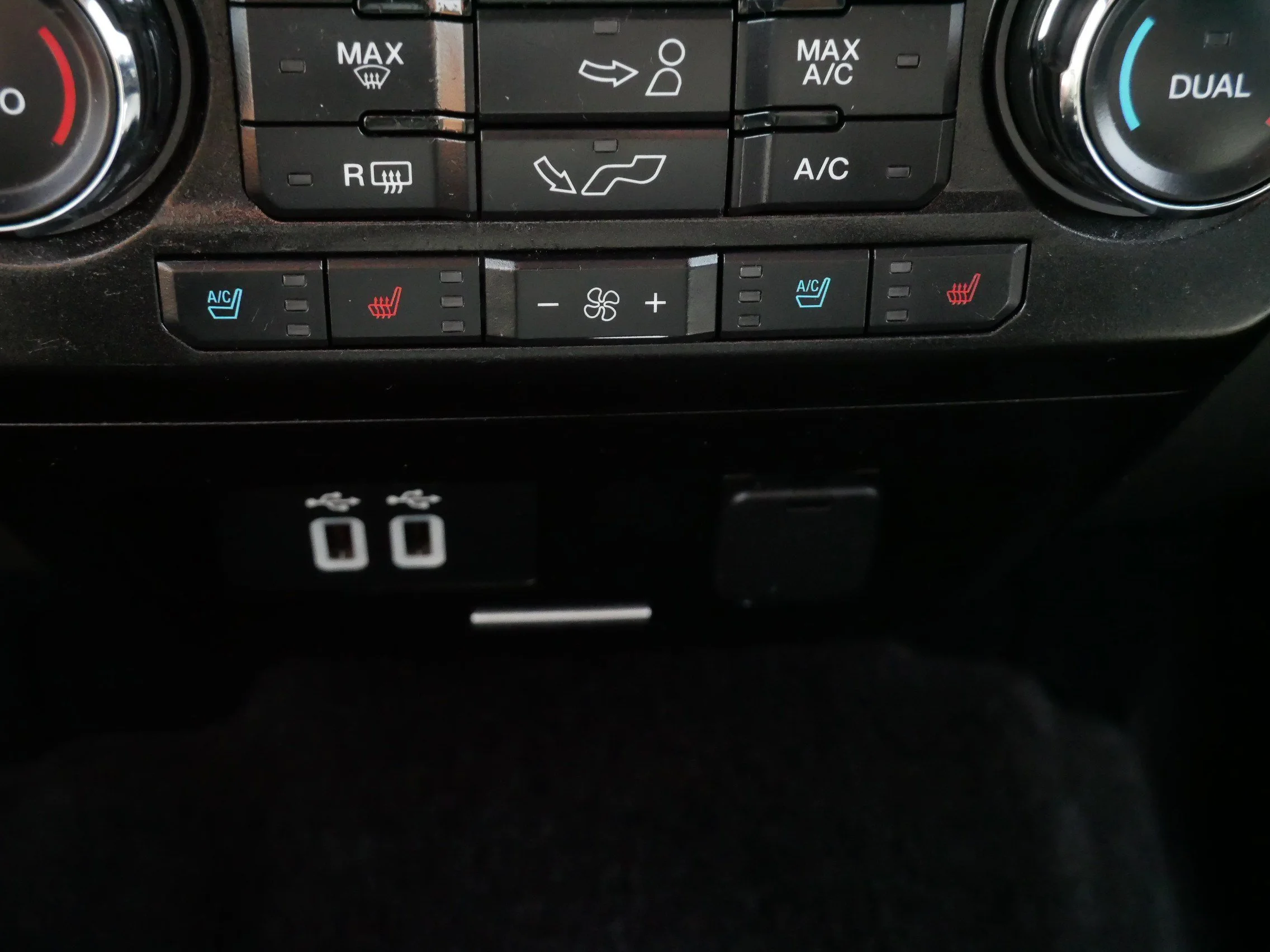 Used 2016 Shadow Black Ford Lariat image 24