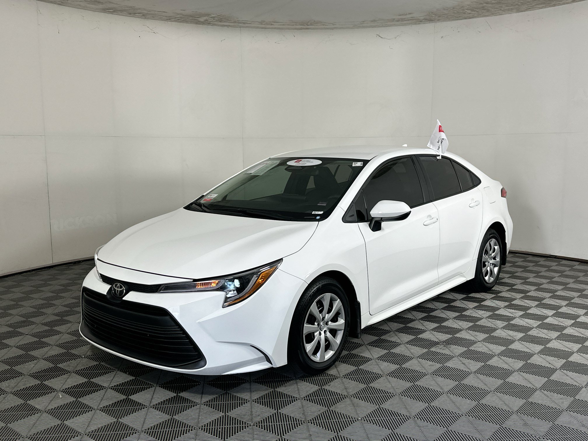 Certified Used 2025 Ice Toyota LE image 7