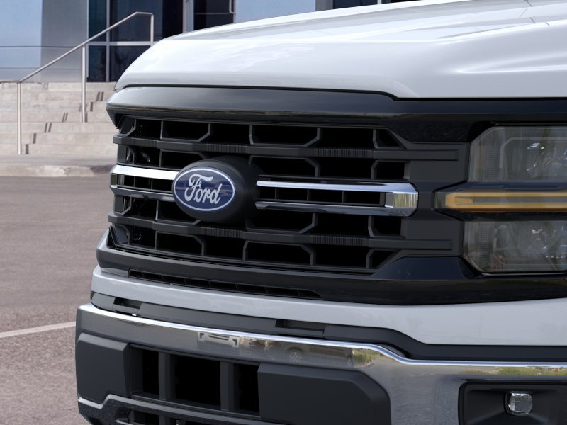New 2026 Oxford White Ford XLT image 17