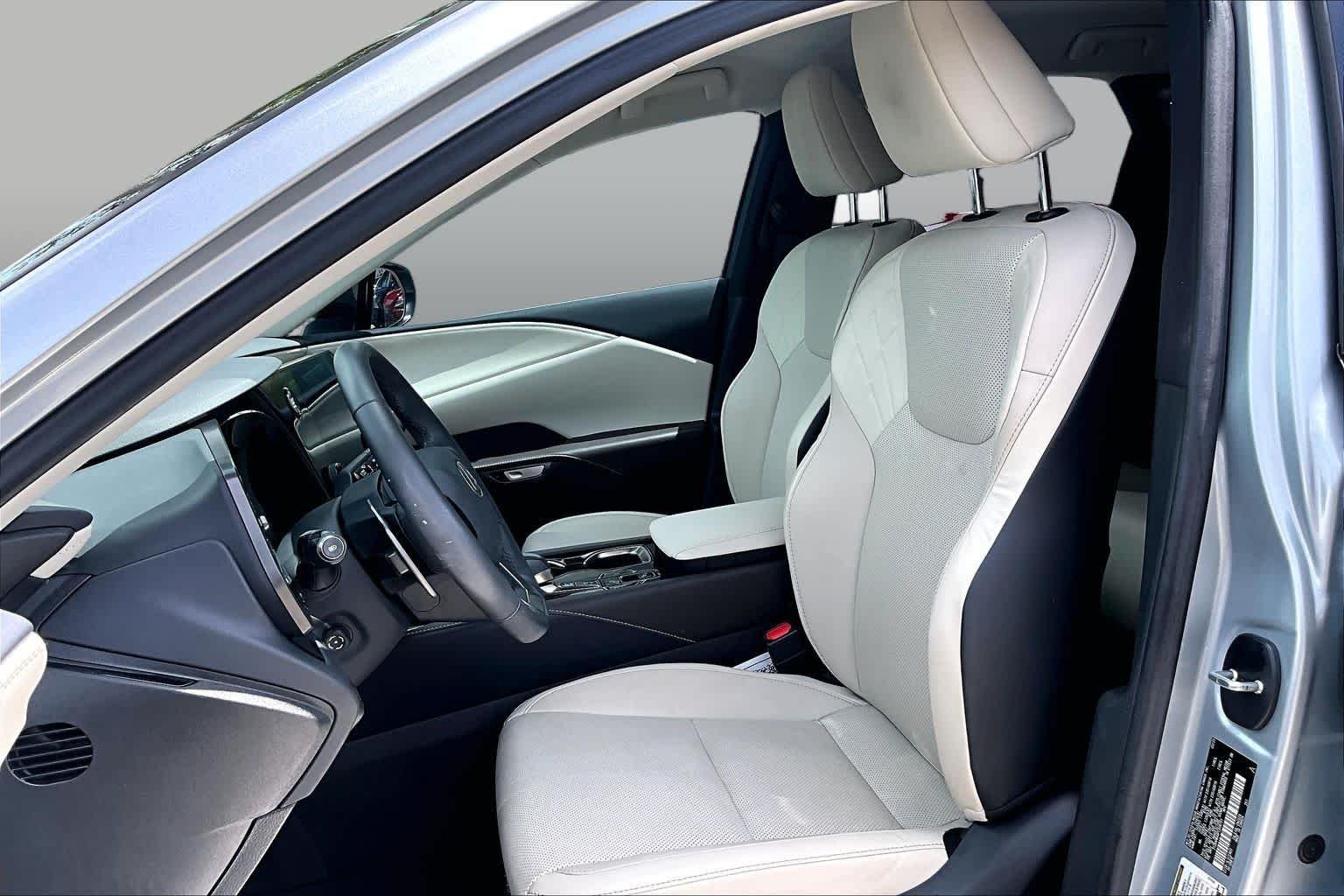Used 2023 Iridium Lexus  image 8