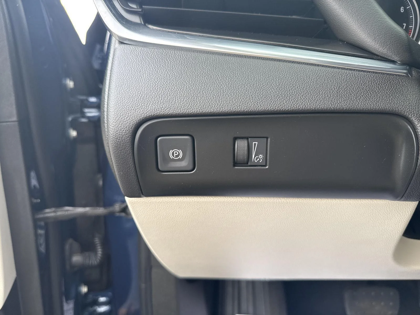 Used 2023 Emperor Blue Metallic Buick Essence image 21