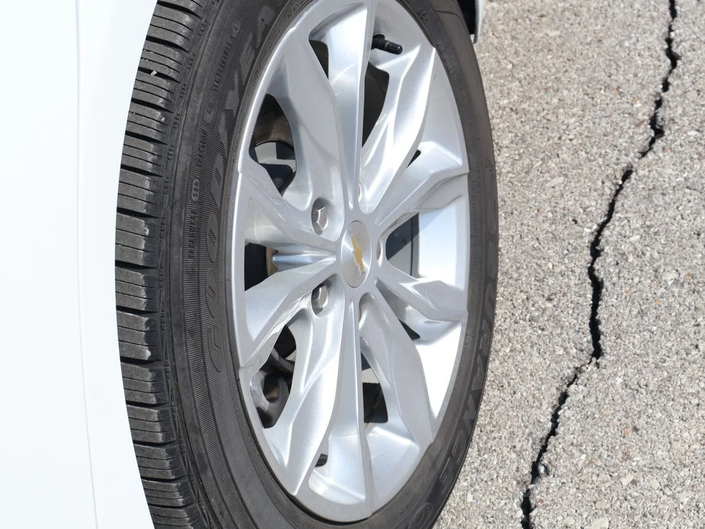 Used 2024 White Chevrolet LT image 38