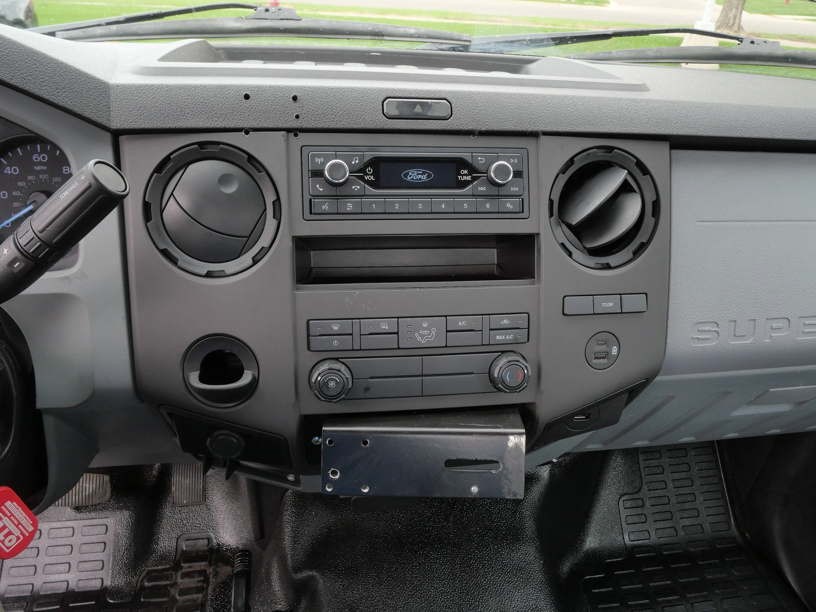 Used 2023 Oxford White Ford Base image 21