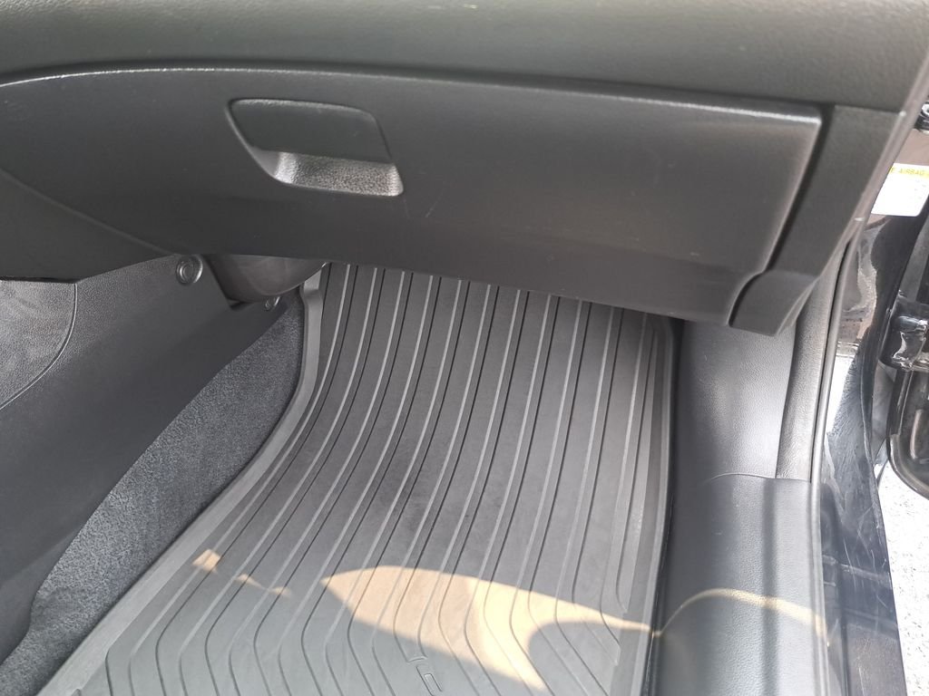 Used 2015 Black Honda SE image 35