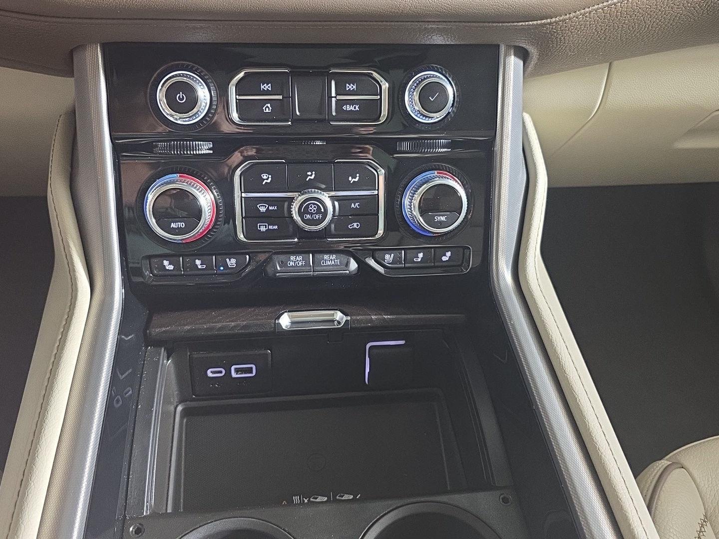 Used 2024 White Frost Tricoat GMC Denali image 23