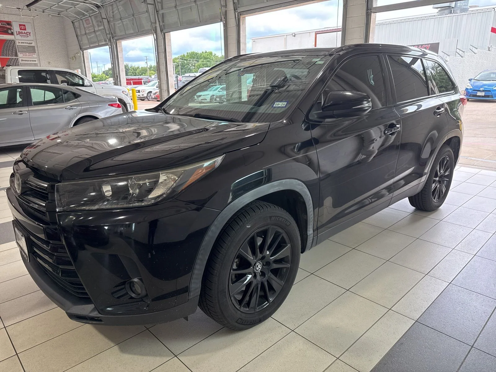 2019 Toyota Highlander SE 4x2 V6's photo
