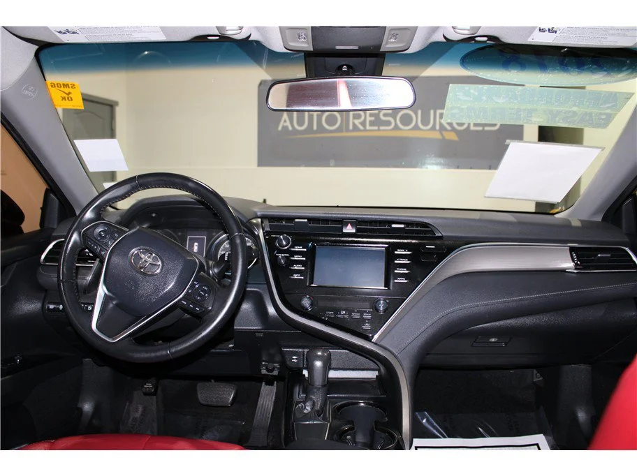 Used 2018 Black Toyota SE Sedan 4D image 14