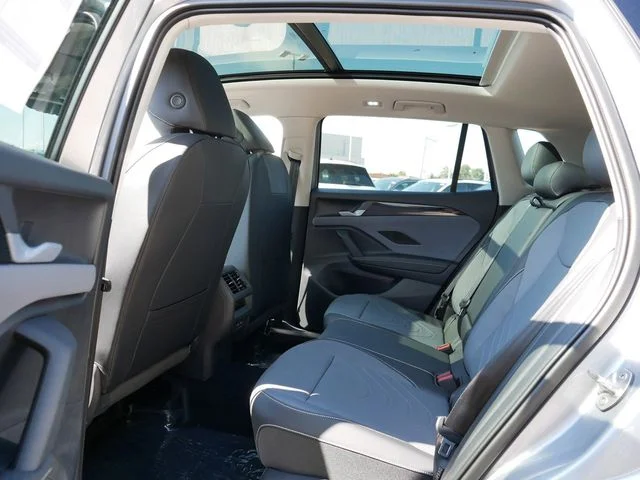 2025 Volkswagen Tiguan SE - Photo 8