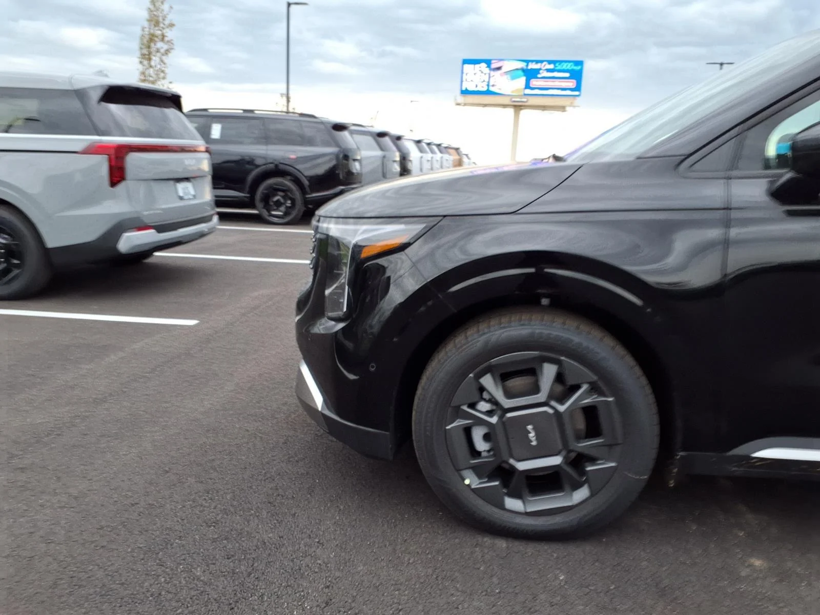 New 2027 Aurora Black Pearl Kia SX image 17