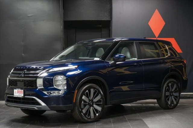 2026 Mitsubishi Outlander SE FWD's photo