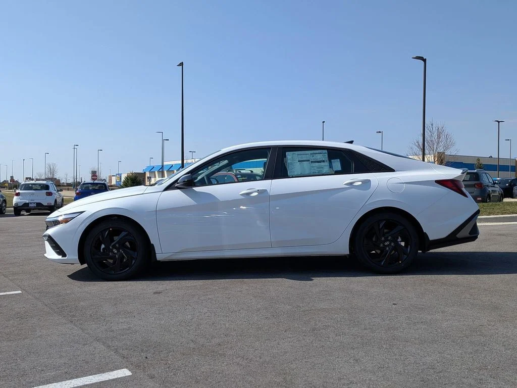 New 2026 White Hyundai SEL Sport image 4