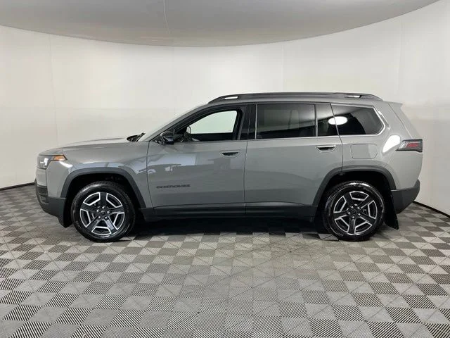 Used 2026 Gray Jeep Laredo image 4