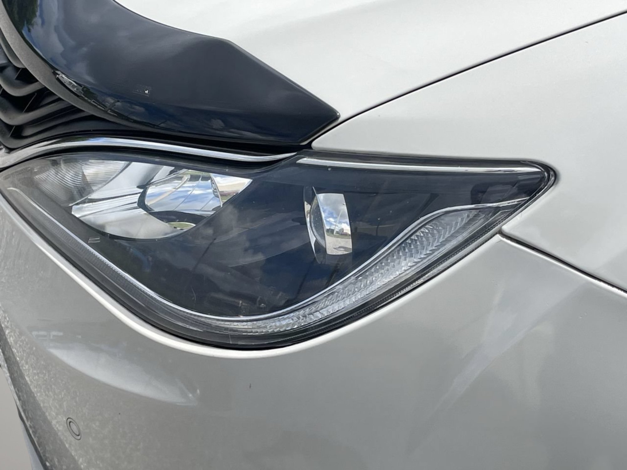 Used 2017 Tusk White Chrysler Platinum image 6