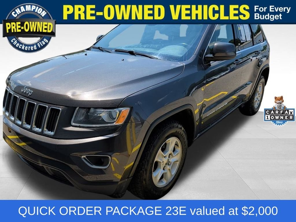 Used 2016 Gray Jeep Laredo image 1
