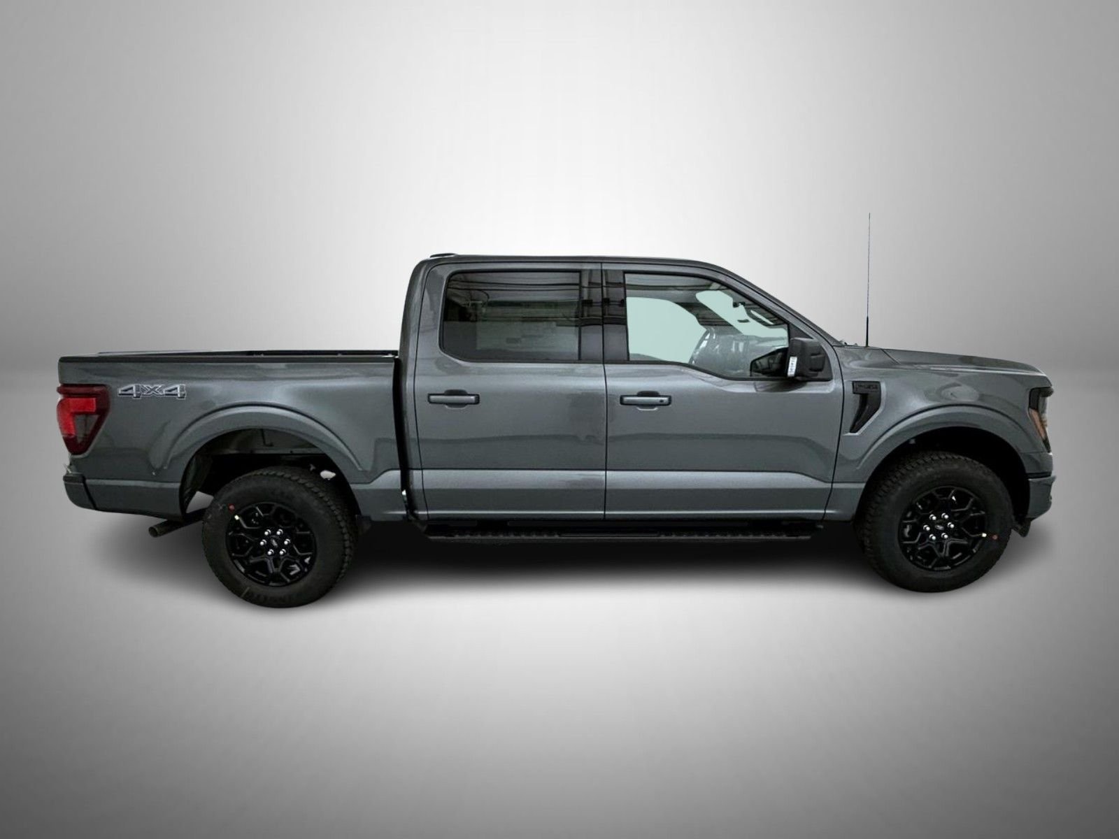 New 2026 Carbonized Gray Metallic Ford XLT image 4