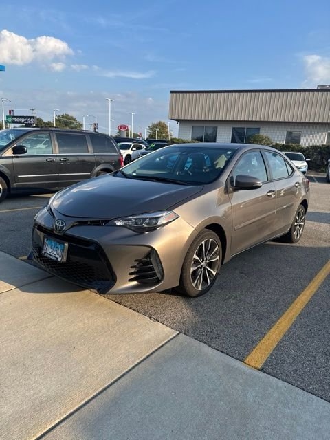 Used 2019 Gray Toyota SE image 1