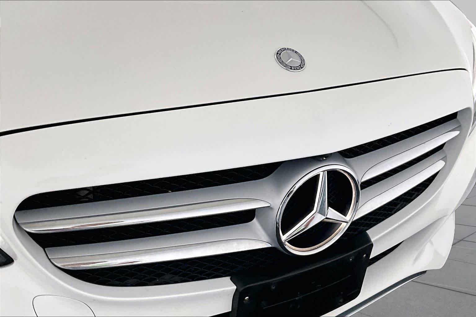 Used 2016 Polar White Mercedes-Benz C 300 image 29