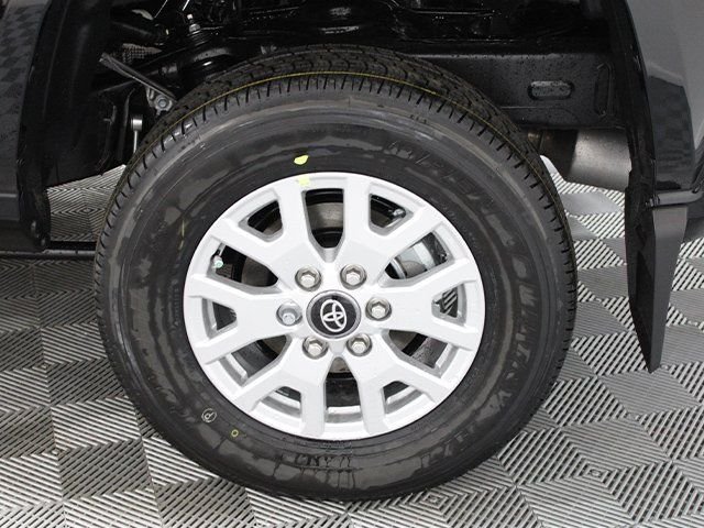 2026 Toyota Tacoma SR5 - Photo 12