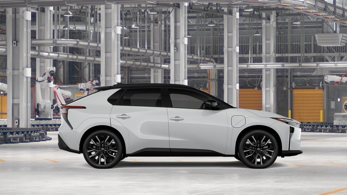 New 2026 Wind Chill Pearl with Midnight Black Metallic roof Toyota Limited image 12