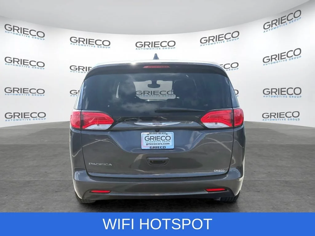 2017 Chrysler Pacifica Touring - Photo 6