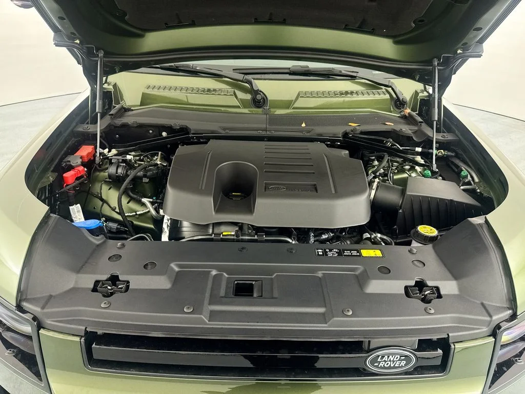 New 2026 Woolstone Green Land Rover X-Dynamic SE image 28