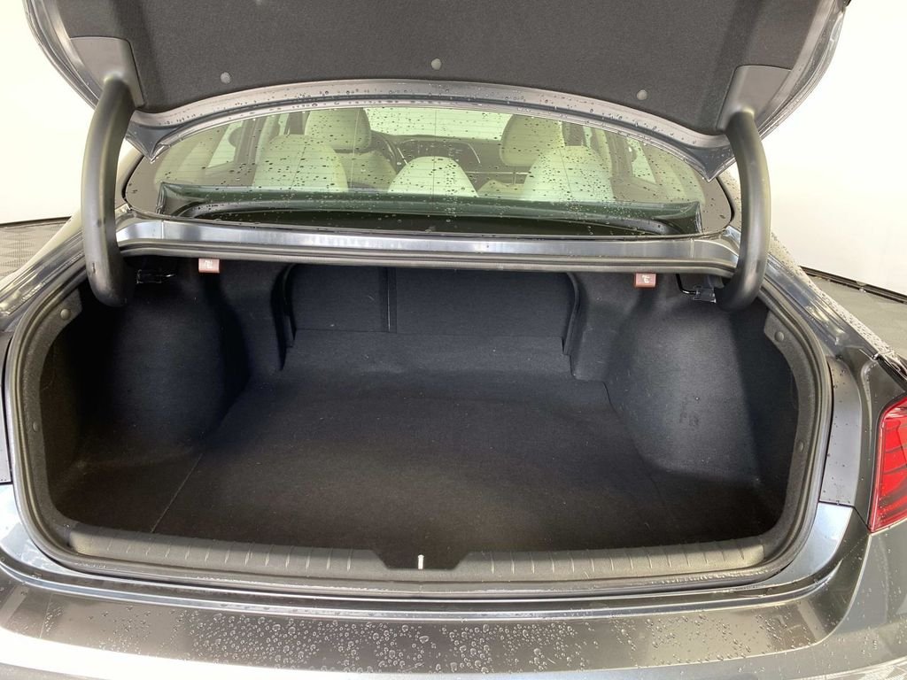 Used 2023 Gray Hyundai SEL image 8