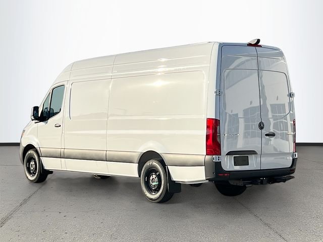 Used 2026 White Mercedes-Benz Cargo 170 WB image 5