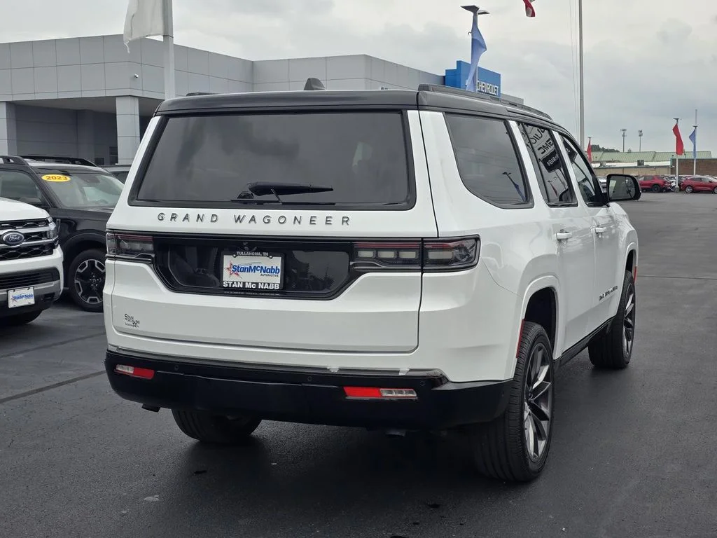 Used 2025 Bright White Clearcoat Jeep Series II Obsidian image 5