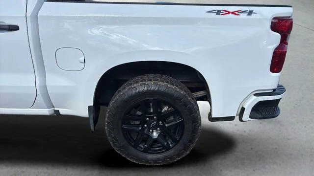 Used 2024 Summit White Chevrolet Custom image 28