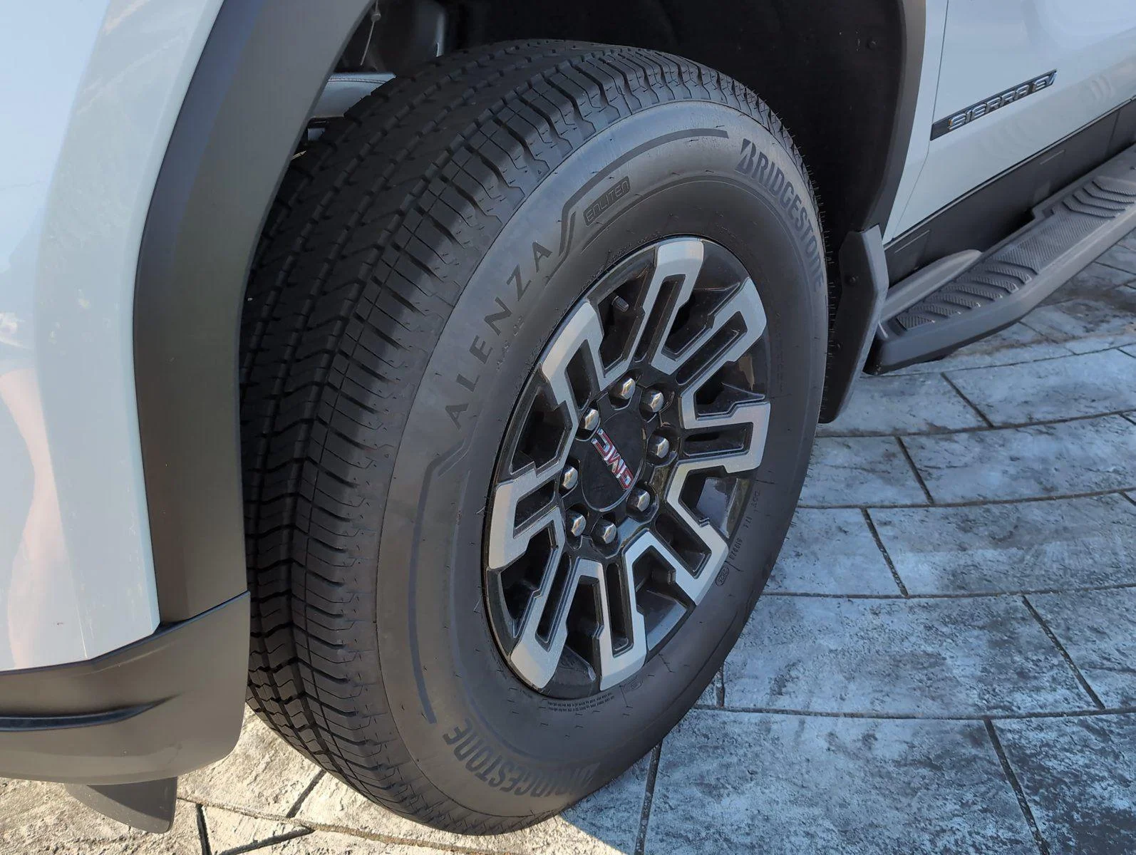 New 2026 Summit White GMC Elevation Standard Range image 26