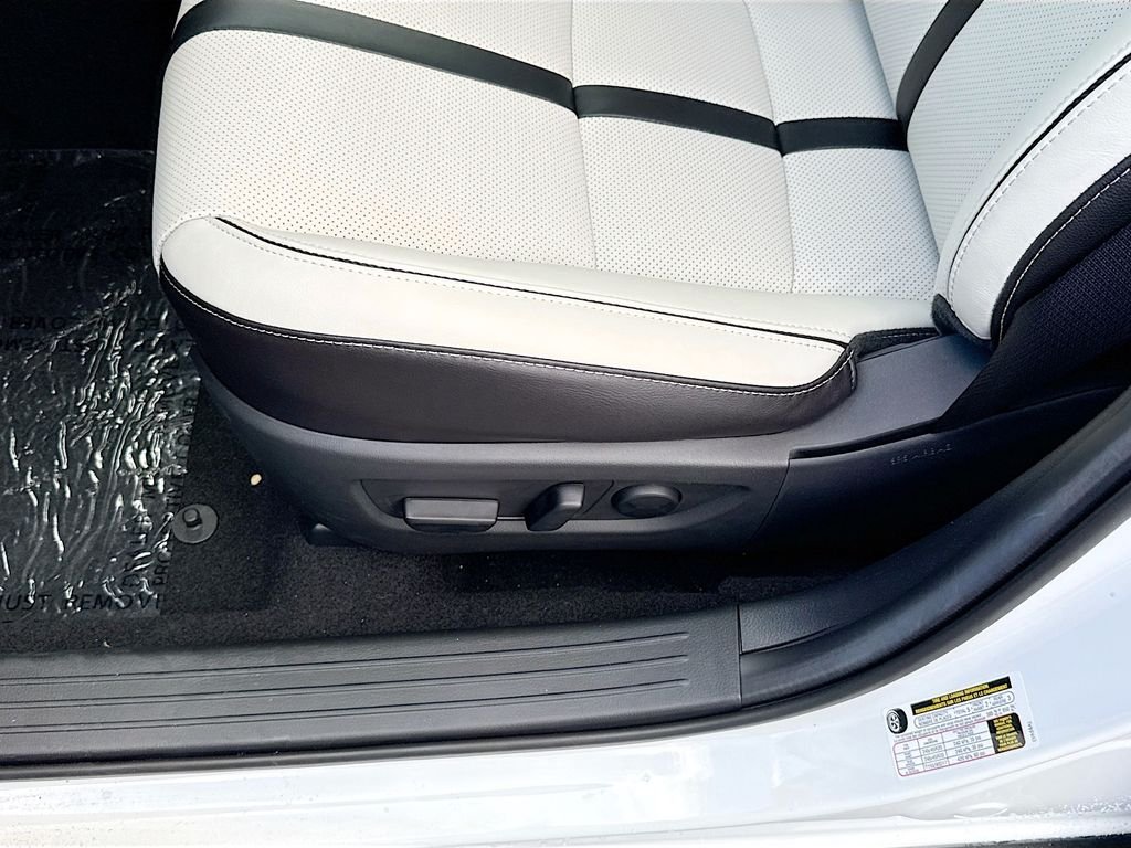 New 2026 Wind Chill Pearl Mazda 2.5 Turbo AWD image 20