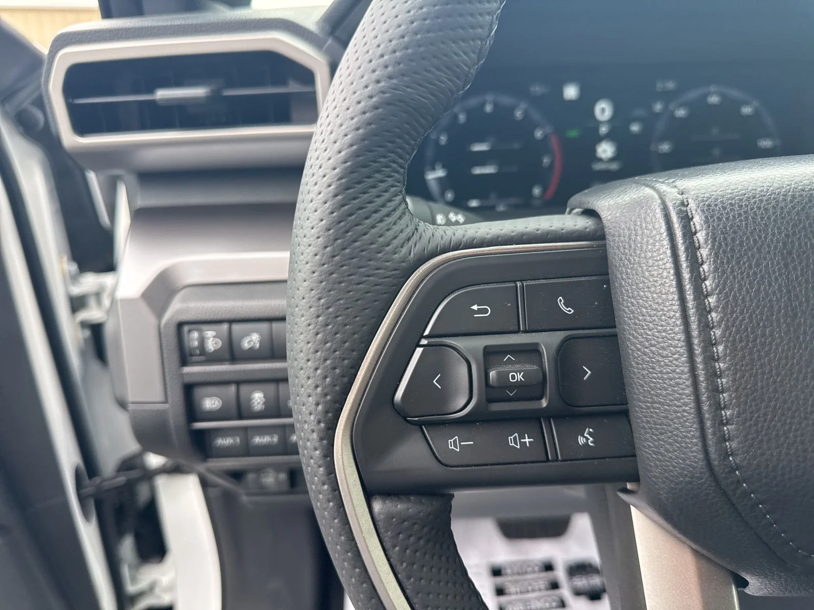 2025 Toyota Tacoma TRD Off Road - Photo 17