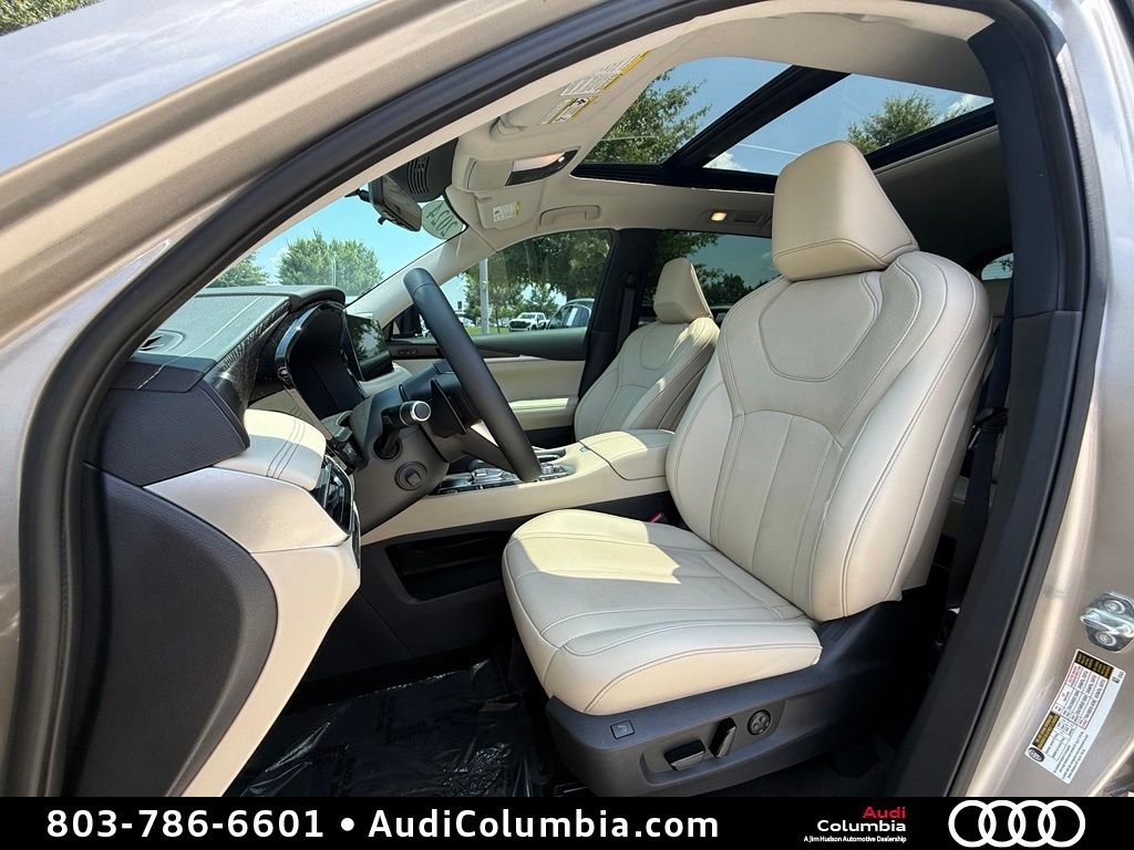 Used 2024 Silver INFINITI Sensory image 5