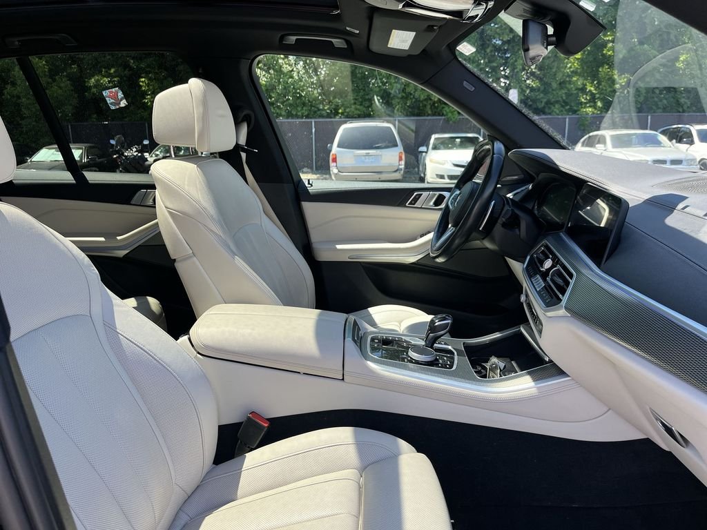 Used 2021 Carbon Black Metallic BMW xDrive40i image 26