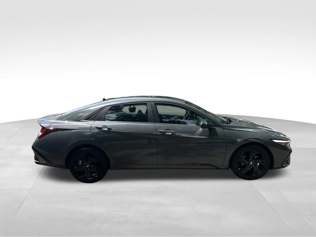 Used 2026 Gray Hyundai SEL Sport image 7