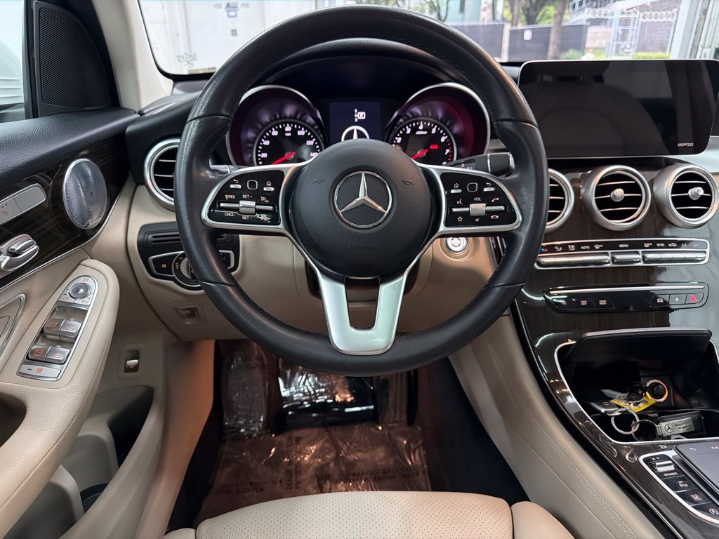 Used 2020 White Mercedes-Benz GLC 300 image 22