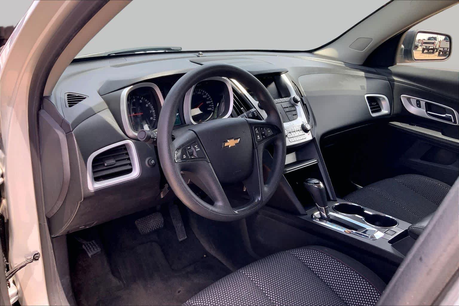 Used 2017 Silver Ice Metallic Chevrolet LS image 18