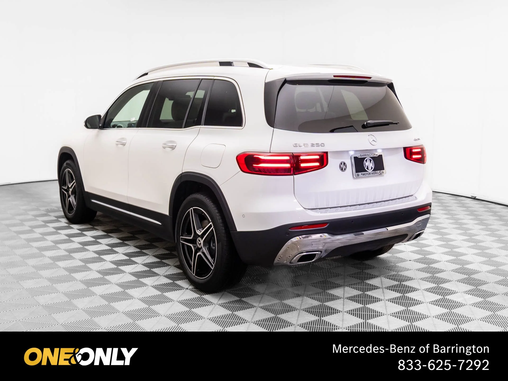 New 2026 White Mercedes-Benz GLB 250 image 3