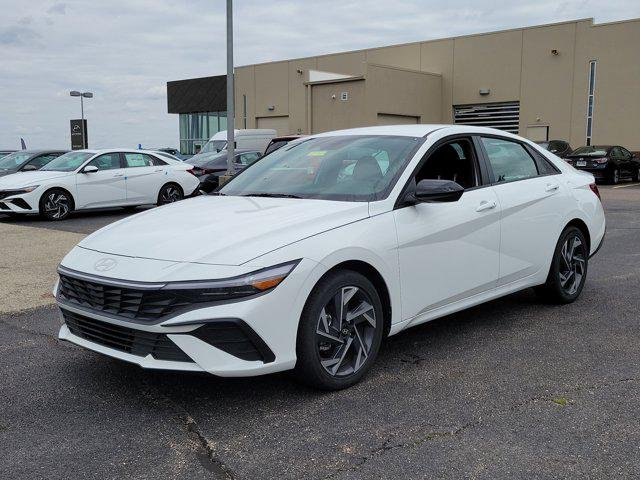 New 2025 Serenity White Hyundai SEL Sport image 2