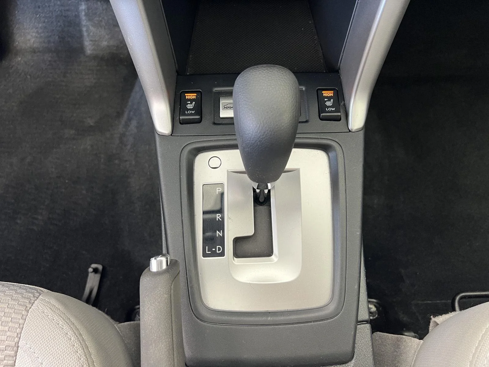 Used 2018 Crystal White Pearl Subaru Premium image 23
