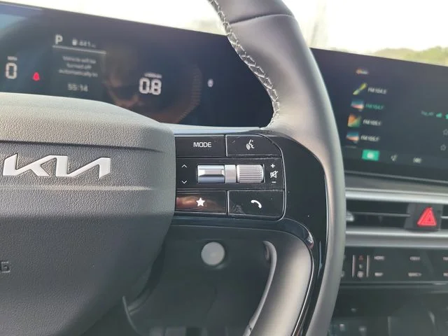 New 2026 Glacial White Pearl Kia LX image 18