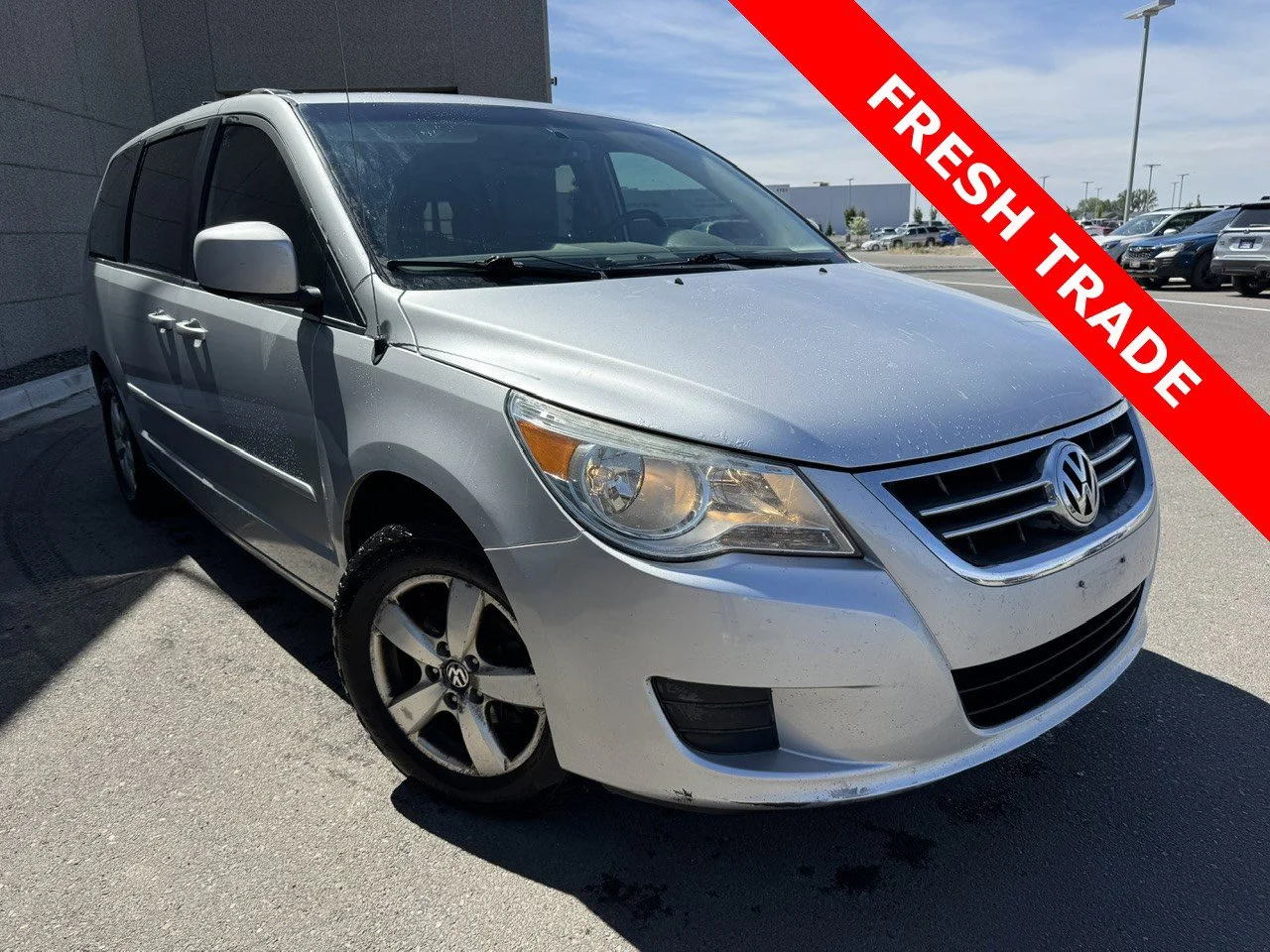 2011 Volkswagen Routan SEL w/RSE & NAV's photo