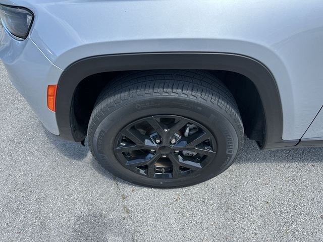 Used 2021 Silver Jeep Limited image 29