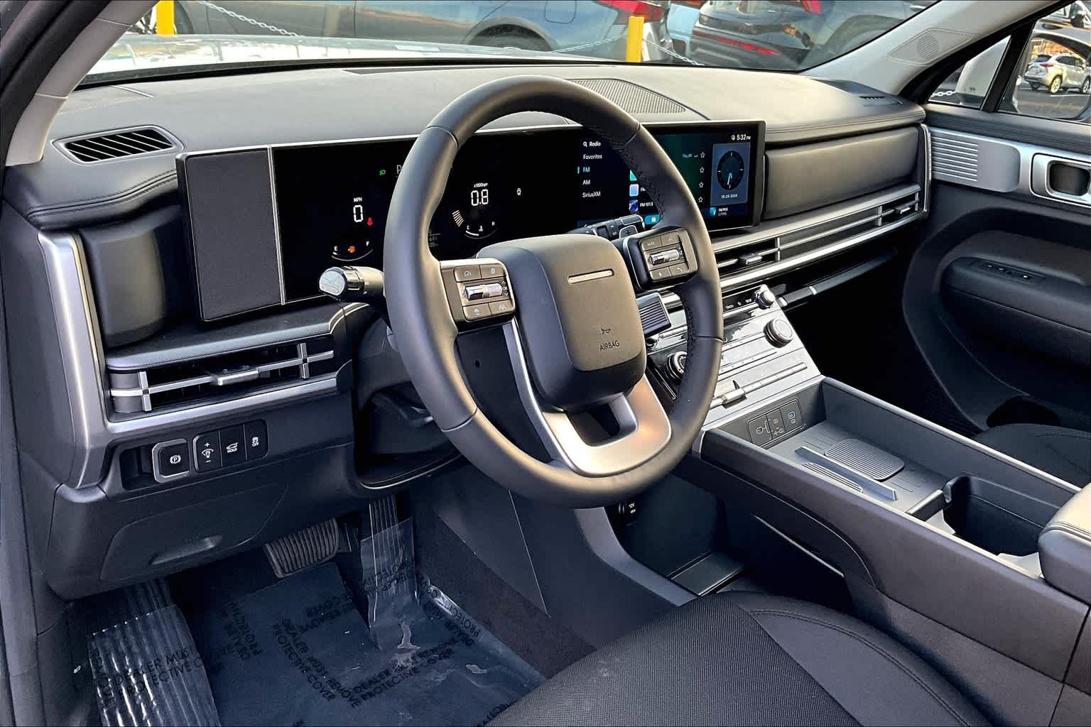 Used 2024 Shimmering Silver Hyundai SE image 17